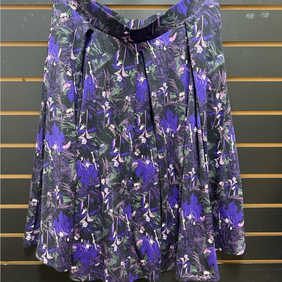 NWT LuLaRoe Disney Maleficent
Madison Skirt - Picture 1 of 5